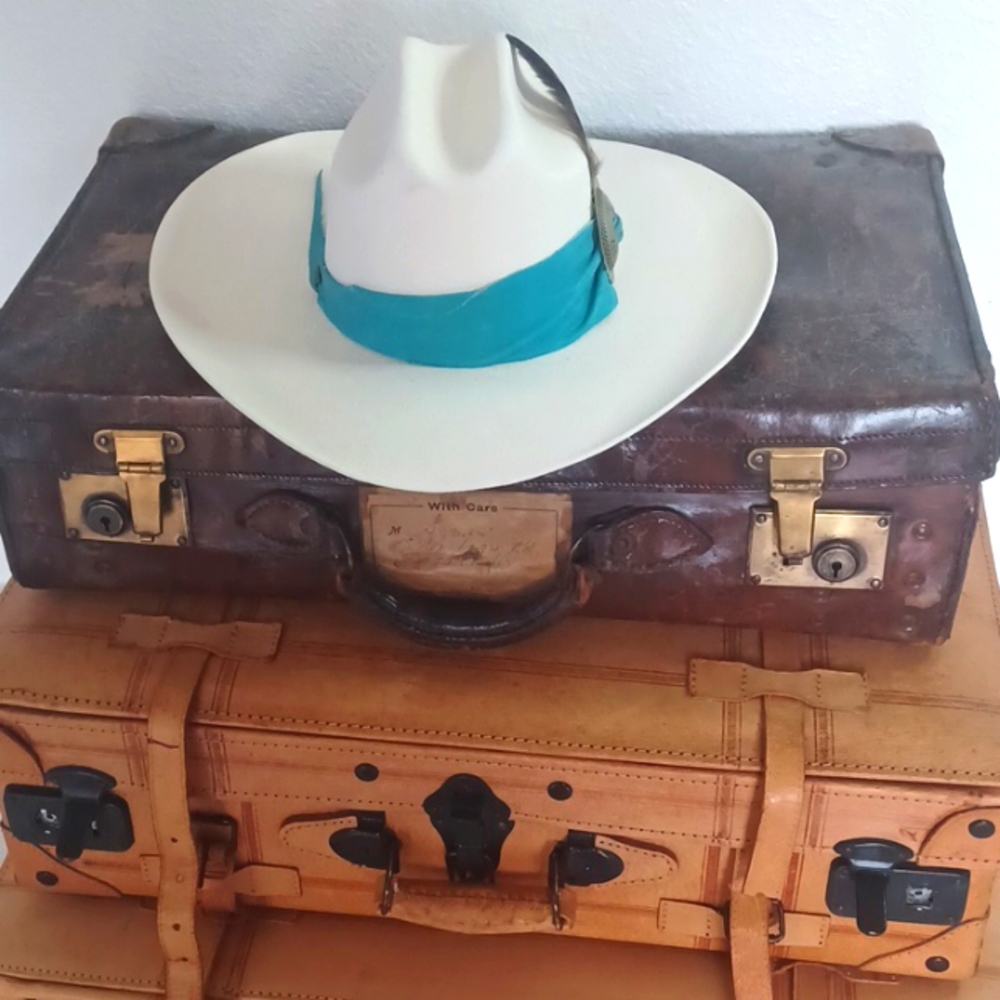 Women Hats🪶 - Picture 8 of 12